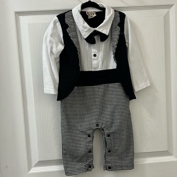 Cute Baby Boy Onesie with Collar and Bow - Picture 1 of 4